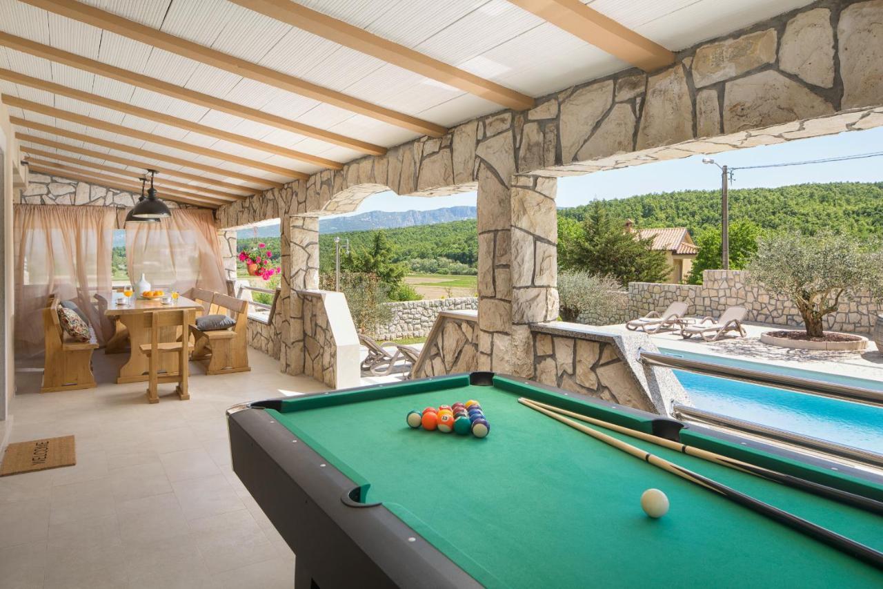 Villa Vesna With Sauna, Hot Tub Potpićan エクステリア 写真