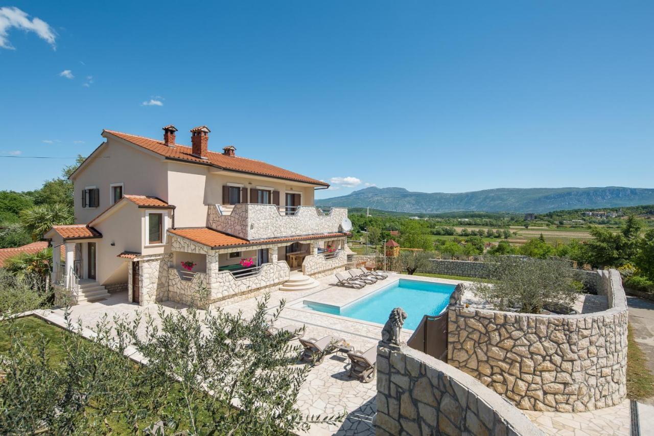 Villa Vesna With Sauna, Hot Tub Potpićan エクステリア 写真