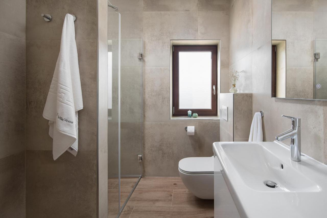 Villa Vesna With Sauna, Hot Tub Potpićan エクステリア 写真